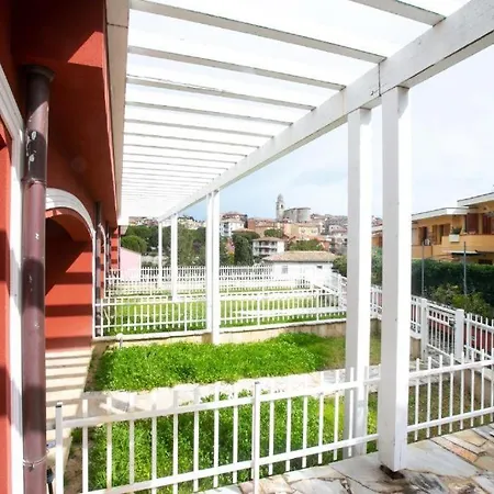 Monolocale Con Terrazzo A - S052 * Sirolo