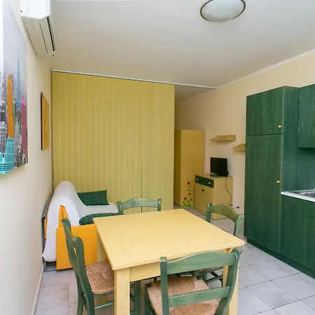 Monolocale Con Terrazzo A - S052 Apartamento *